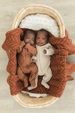 Load image into Gallery viewer, Mebie Baby Vanilla Organic Cotton Ribbed Zipper Footed Onesie Pajamas