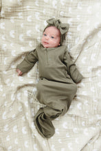 Load image into Gallery viewer, Mebie Baby Winter Green Organic Cotton Ribbed Knot Gown