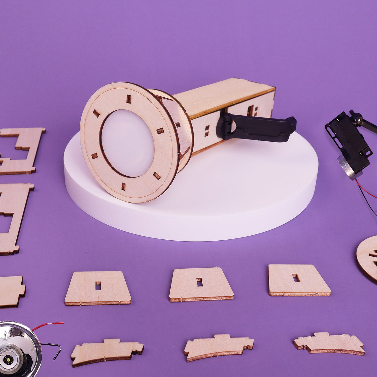 Kitsville Hand-Crank Flashlight DIY Kit – Wooden STEM Building Kit for Kids