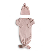 Load image into Gallery viewer, Mushie Organic Cotton Ribbed Knotted Baby Gown + Beanie Set
