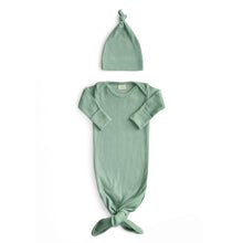 Load image into Gallery viewer, Mushie Organic Cotton Ribbed Knotted Baby Gown + Beanie Set