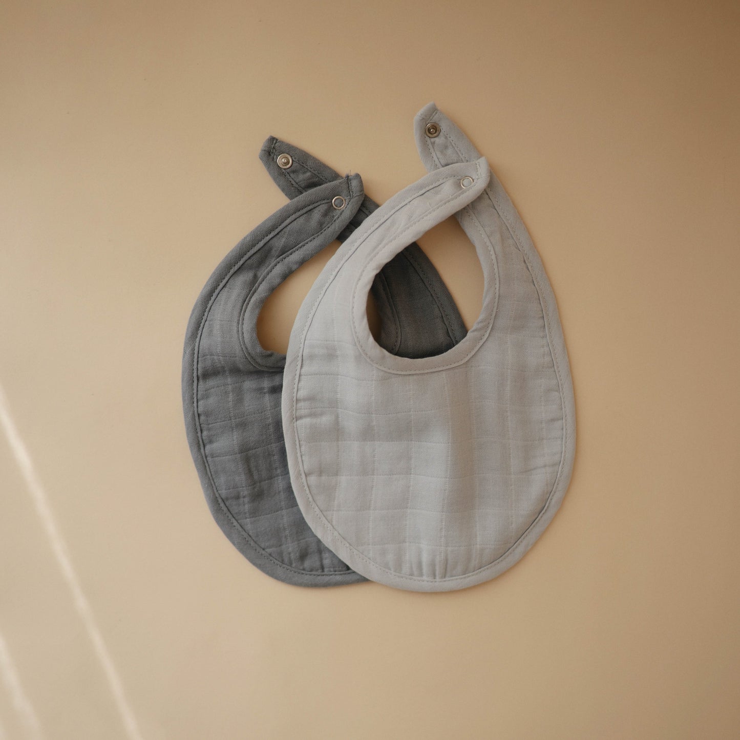 Mushie Organic Cotton Muslin Bib