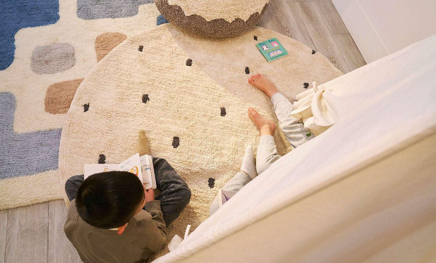 Sage & Wild Dotted Washable Organic Cotton Round Rug - GOTS Certified Classic Design