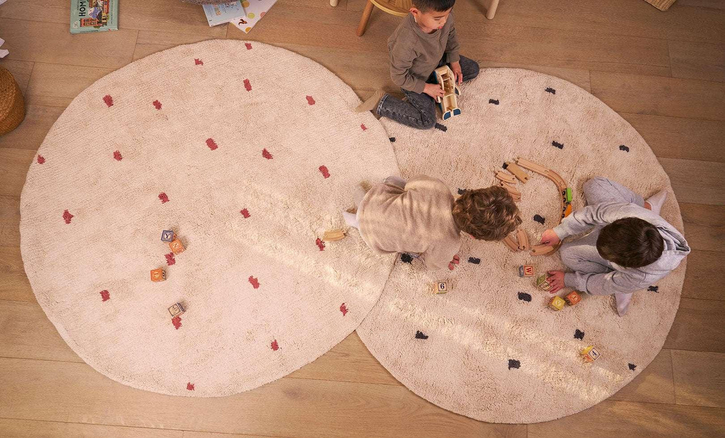 Sage & Wild Dotted Washable Organic Cotton Round Rug - GOTS Certified Classic Design in Rust