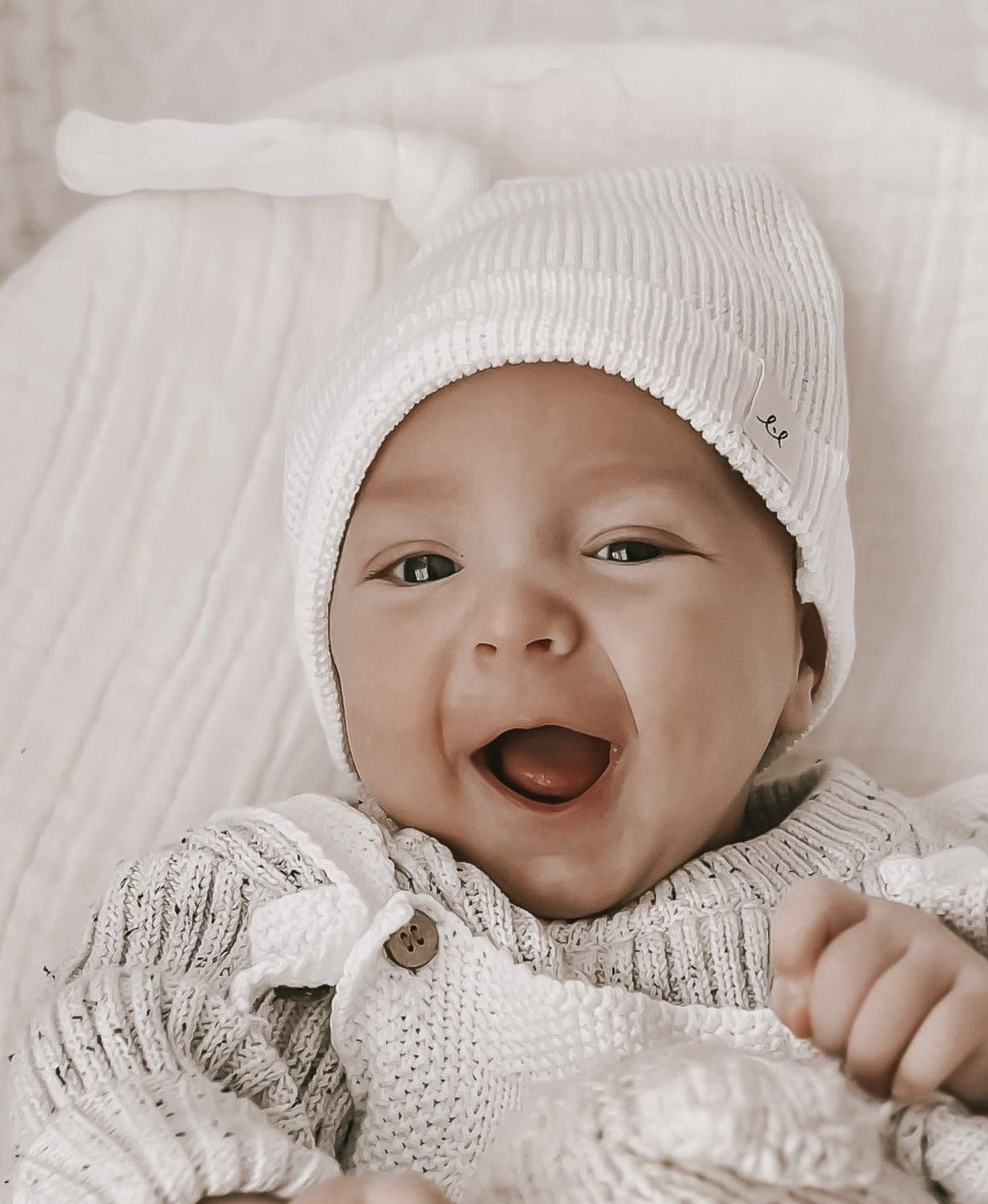 Luna + Luca Organic Cotton Knotted Baby Hat - White