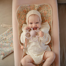 Load image into Gallery viewer, Daisy Rattle Teether
