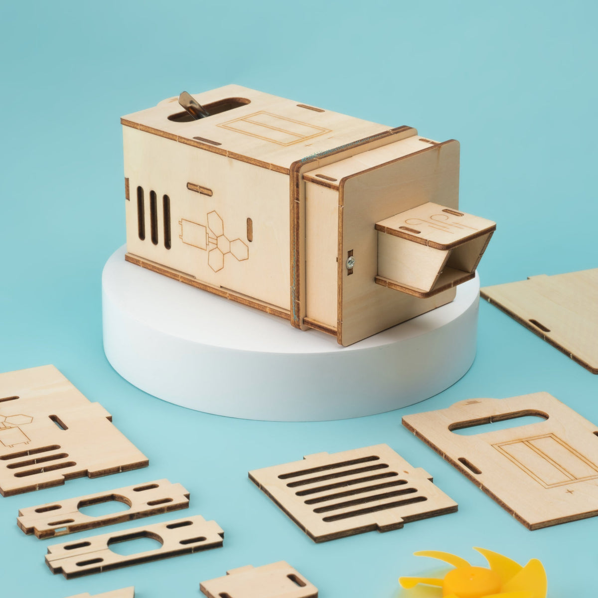 Kitsville Vacuum Cleaner DIY Kit – Wooden STEM Building Kit for Kids 8+