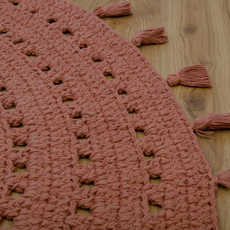 Nila Hand-Crocheted Round Cotton Rug with Pompoms – Cork