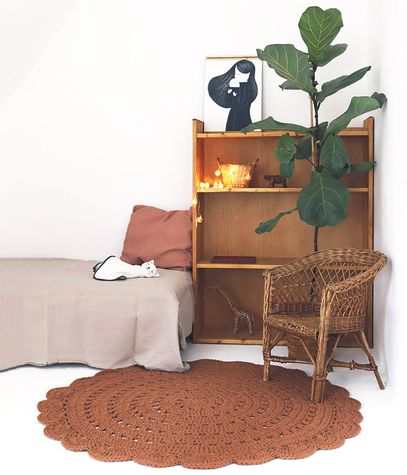 Alma Hand-Crocheted Round Cotton Rug – Amber