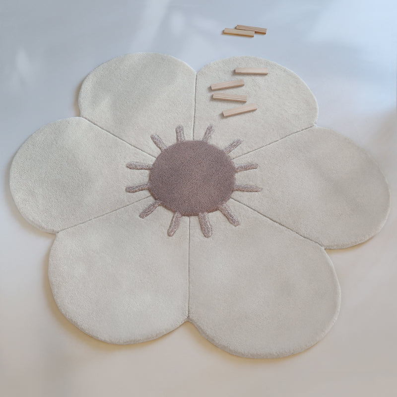 Daisy Flower-Shaped Wool Kids' Rug