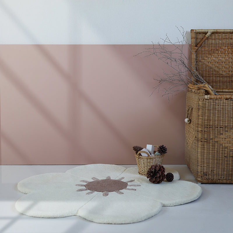 Daisy Flower-Shaped Wool Kids' Rug
