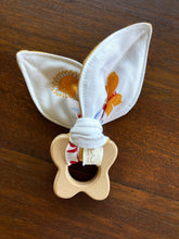 Load image into Gallery viewer, Wendy Anne Sustainable Non Toxic Baby Beech Wood Teether with Organic Cotton Fabric Tie
