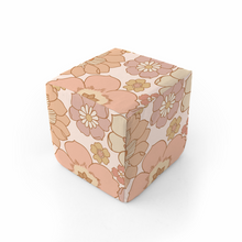 Load image into Gallery viewer, Blooms Play Cube
