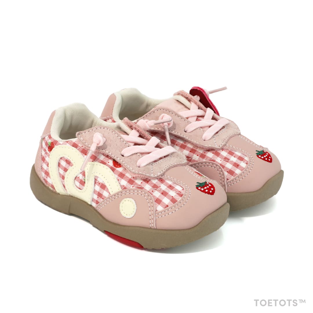 Scout Kid Sneaker – Vegan Leather, Adjustable Heel Fit