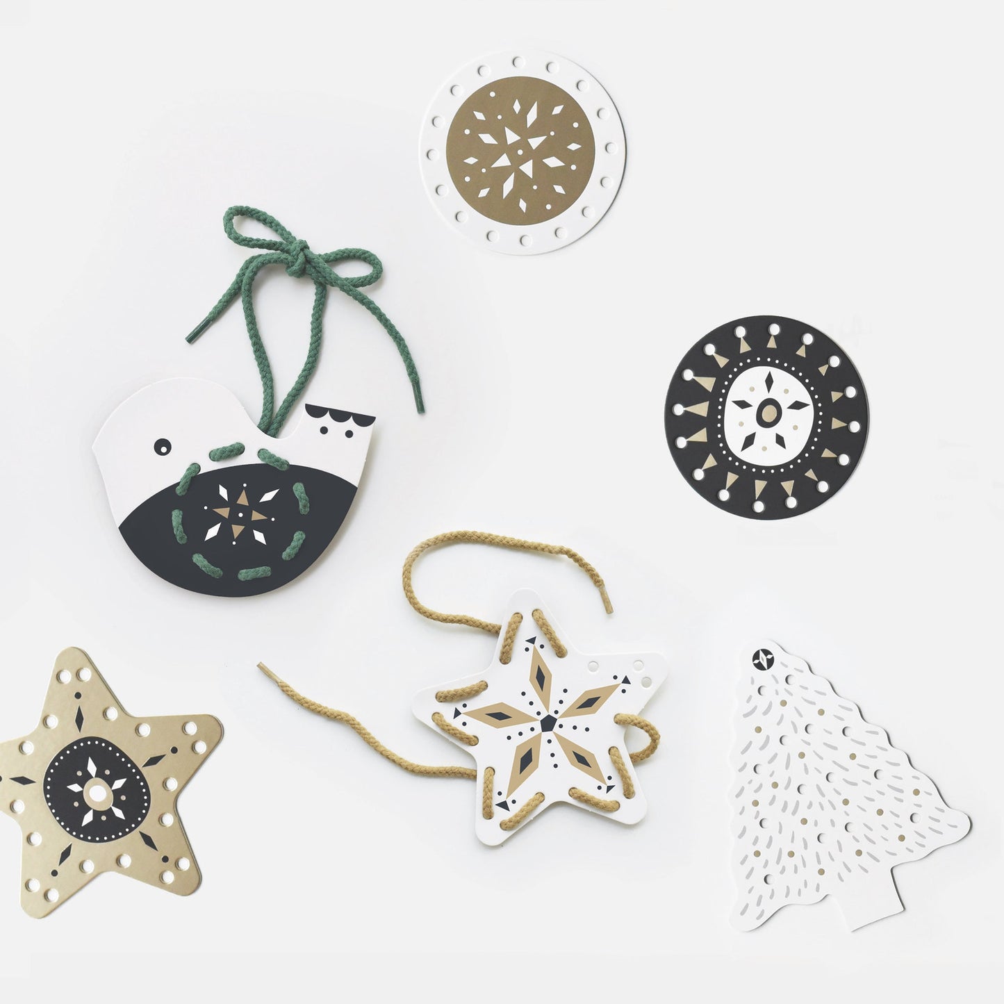 Wee Gallery Eco-Friendly Christmas Festive Fun Lacing Ornaments
