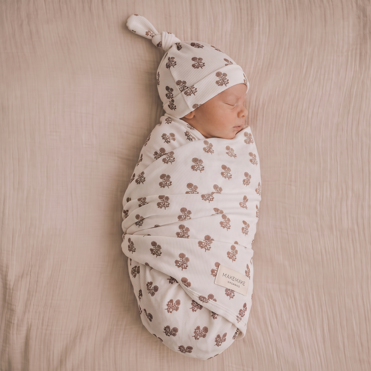 Organic Cotton Swaddle Blanket & Knotted Hat Set for Newborns – Loom