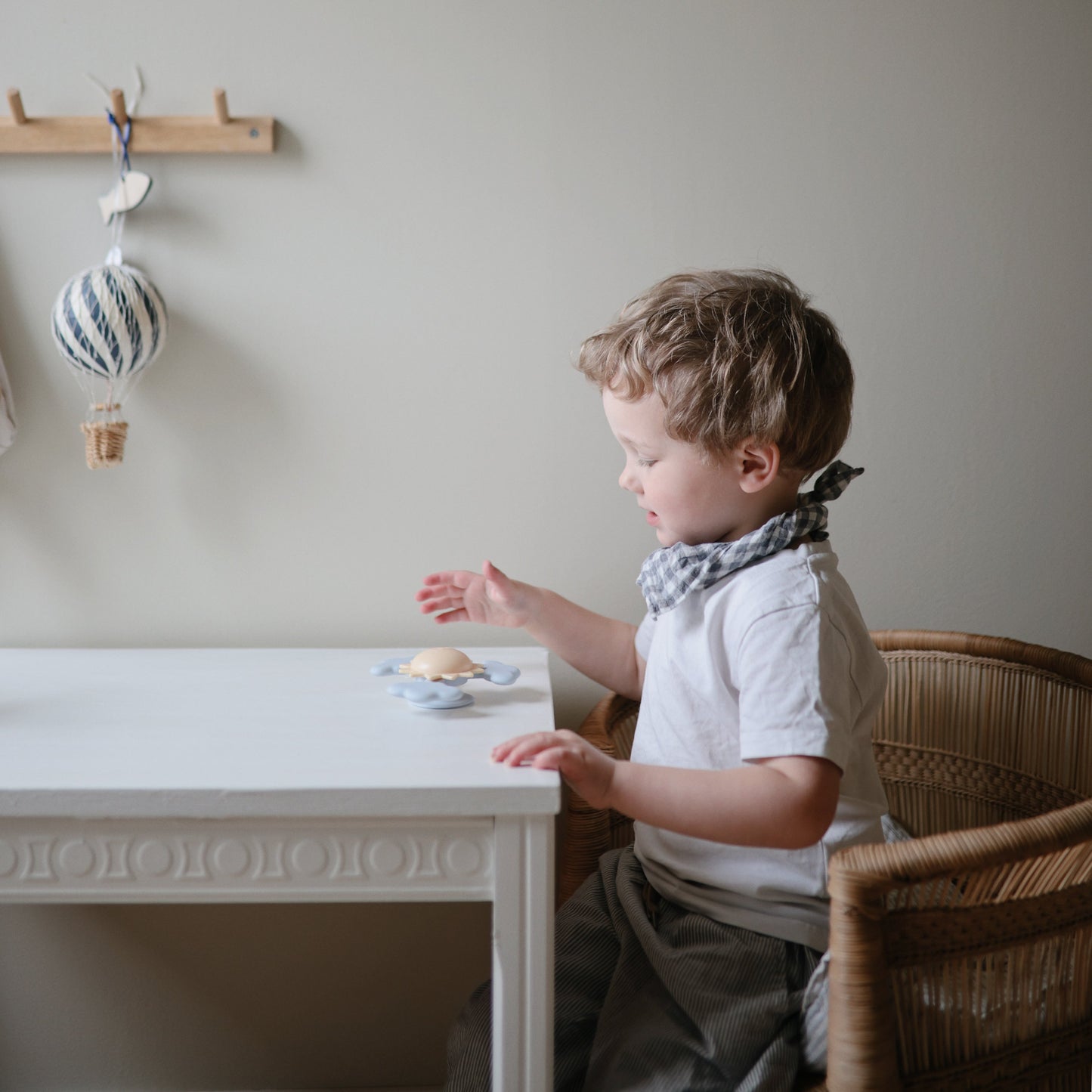 Mushie Sunshine Non-Toxic Suction Baby Spinner Toy