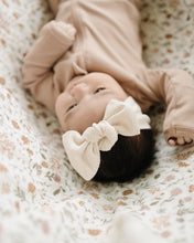 Load image into Gallery viewer, Mebie Baby Vanilla Organic Cotton Ribbed Bow Head Wrap
