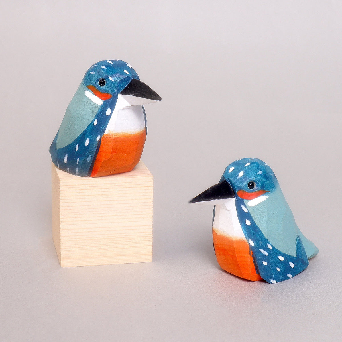 Kitsville Hand-Carved Wooden Bird Figurine – Hummingbird