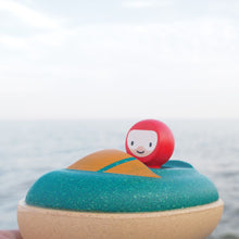 Load image into Gallery viewer, PlanToys Sustainable Speed Boat Bath Water Toy

