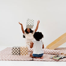 Load image into Gallery viewer, Checker Matcha Play Cube
