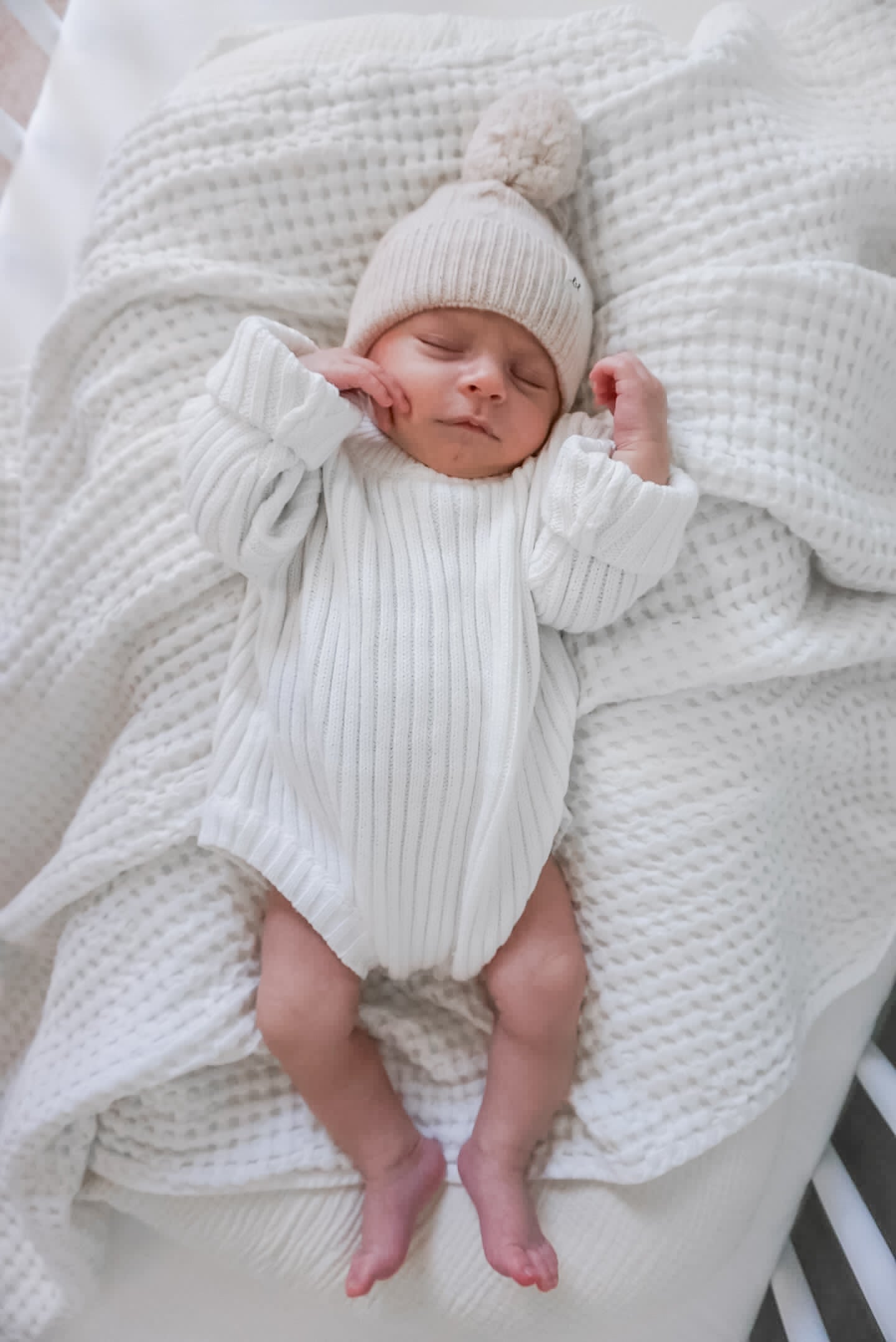 Luna + Luca Chunky Rib Organic Cotton Knit Long Sleeve Gender Neutral Romper - White