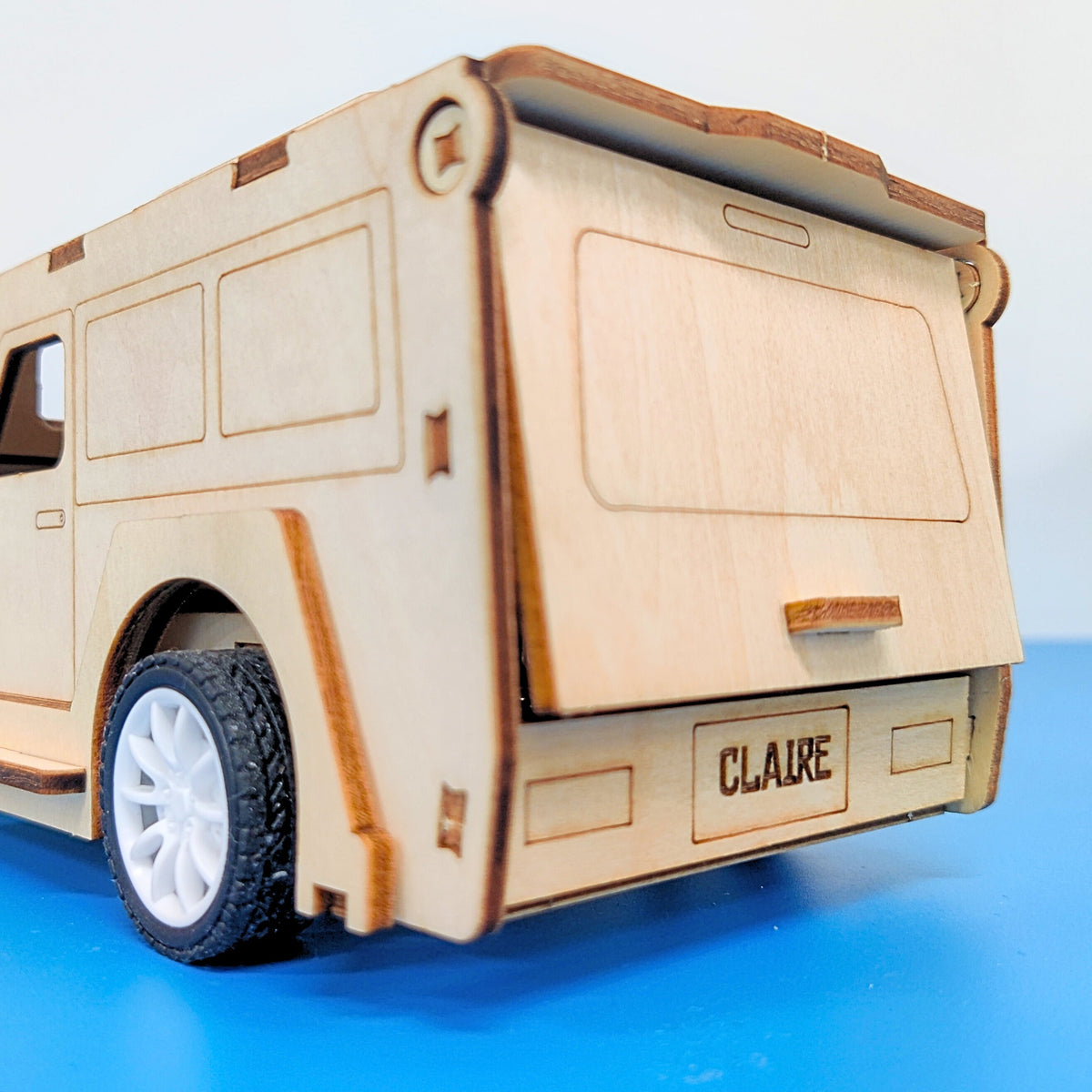 Kitsville 2.4 GHz RC SUV Car DIY Kit – Wooden STEM Building Kit for Kids 12+