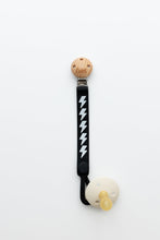 Load image into Gallery viewer, Calla and Friends Silicone Non-Toxic Nash Everything Pacifier Clip - Bolt
