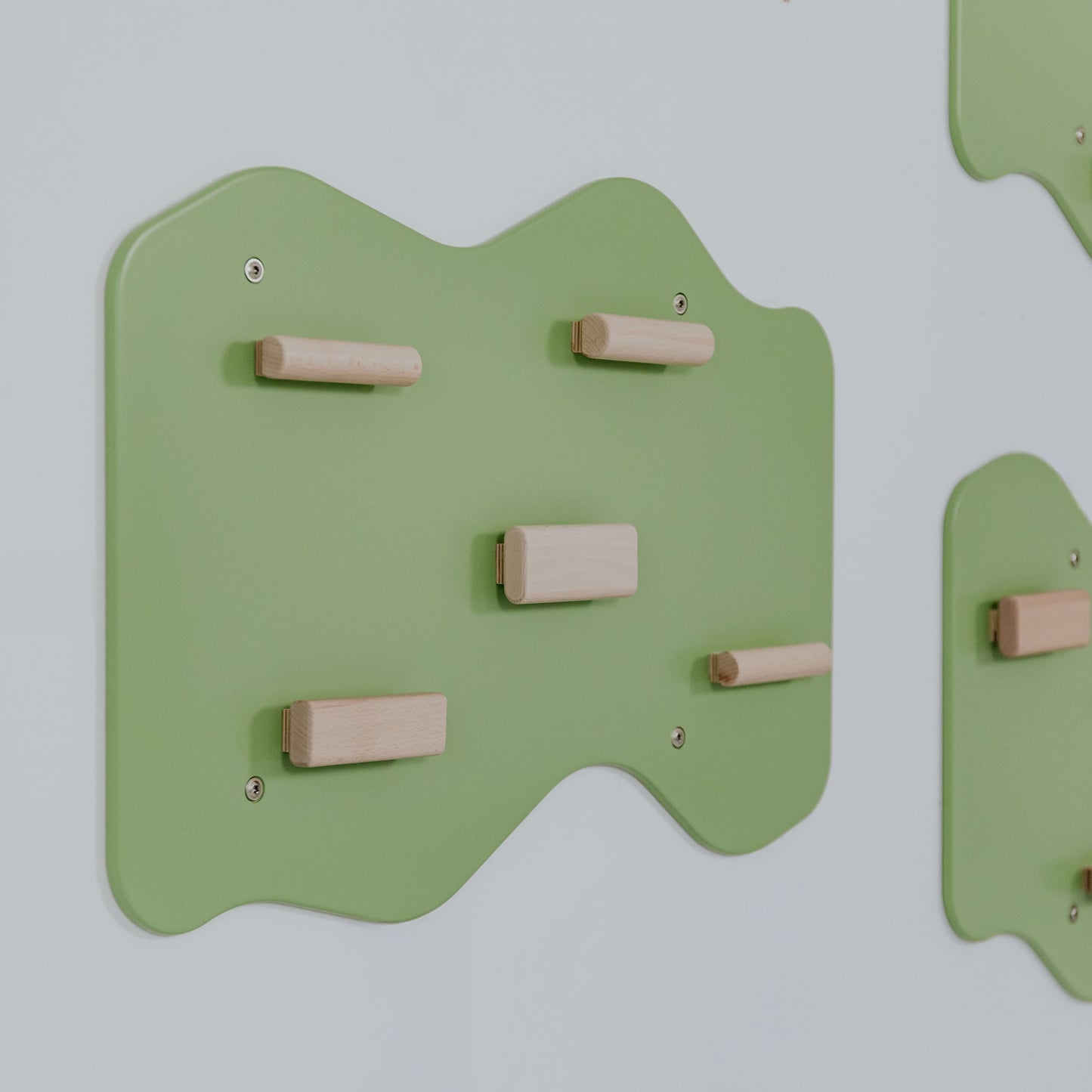 Indoor Rock Wall with Cloud-Shaped Panels & Wooden Climbing Holds for Kids 3-10