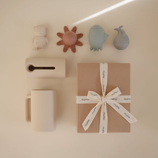 Mushie Non-Toxic Silicone Bath Essentials Kit (Sealife) | Bath Rinse Cup, Spout Cover, Bath Toys