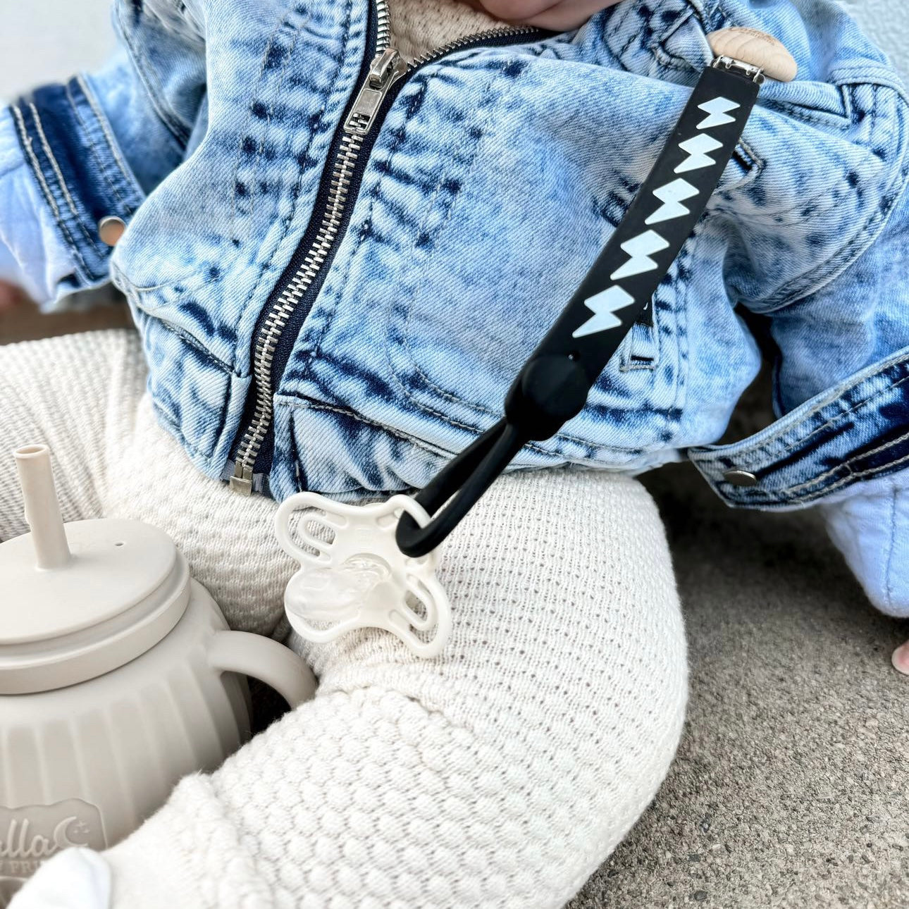 Calla and Friends Silicone Non-Toxic Nash Everything Pacifier Clip - Bolt