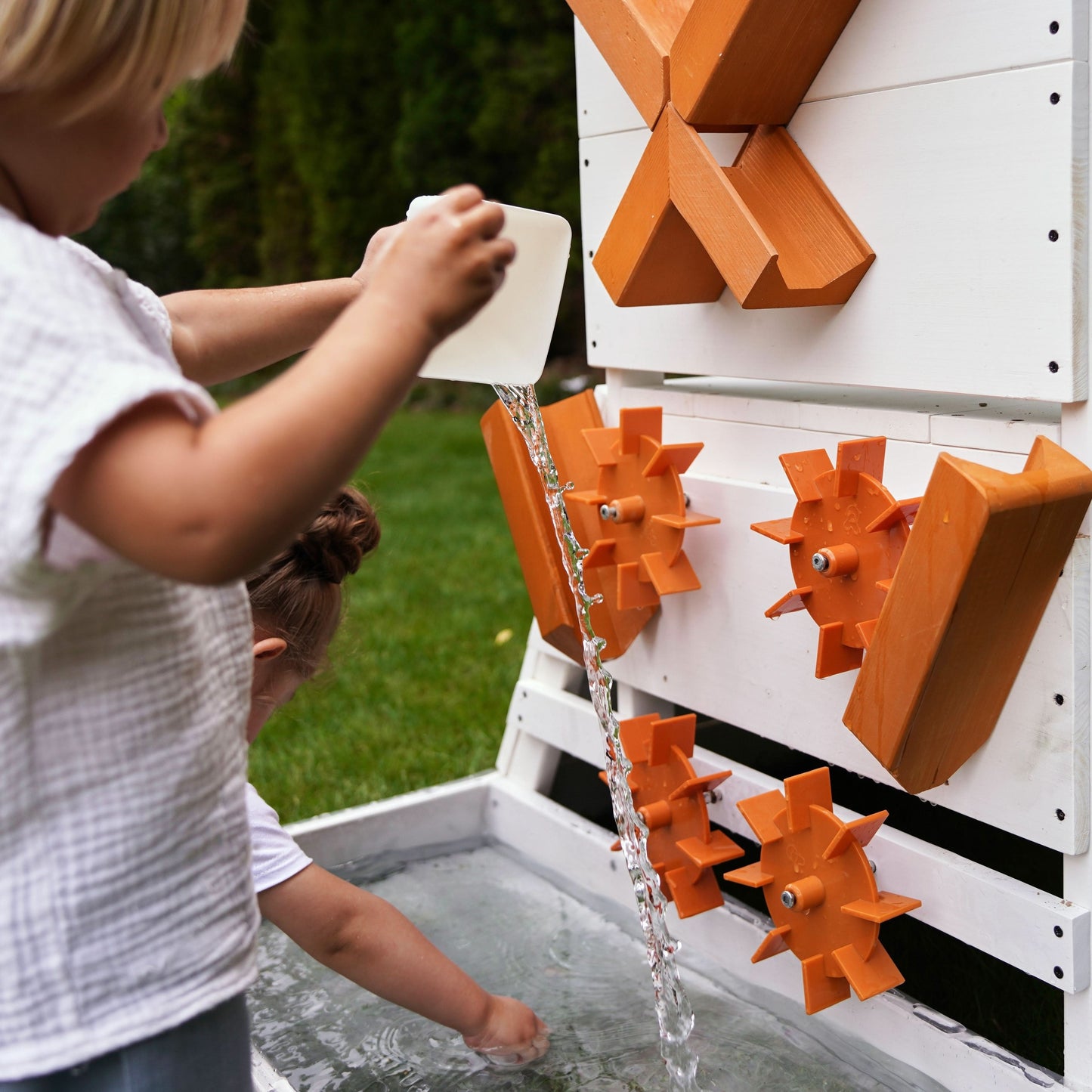 Avenlur Aloe Sustainable Outdoor Mini Playset with Water Fun