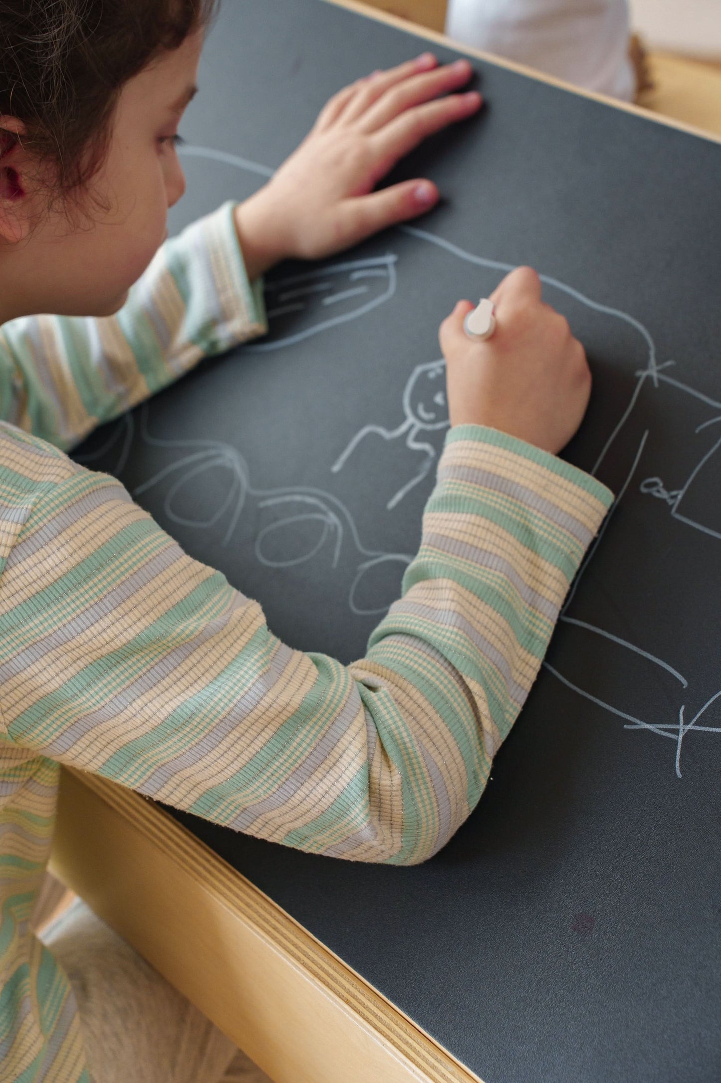 Avenlur Ash Eco-Friendly Wooden Adjustable Learning Playhouse Tent with Desk and Chair