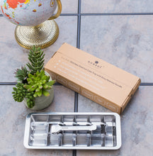 Load image into Gallery viewer, Ecozoi Stainless Steel Ice Cube Tray with Easy Release Handle, Vintage Design
