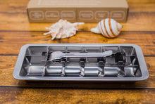 Load image into Gallery viewer, Ecozoi Stainless Steel Ice Cube Tray with Easy Release Handle, Vintage Design

