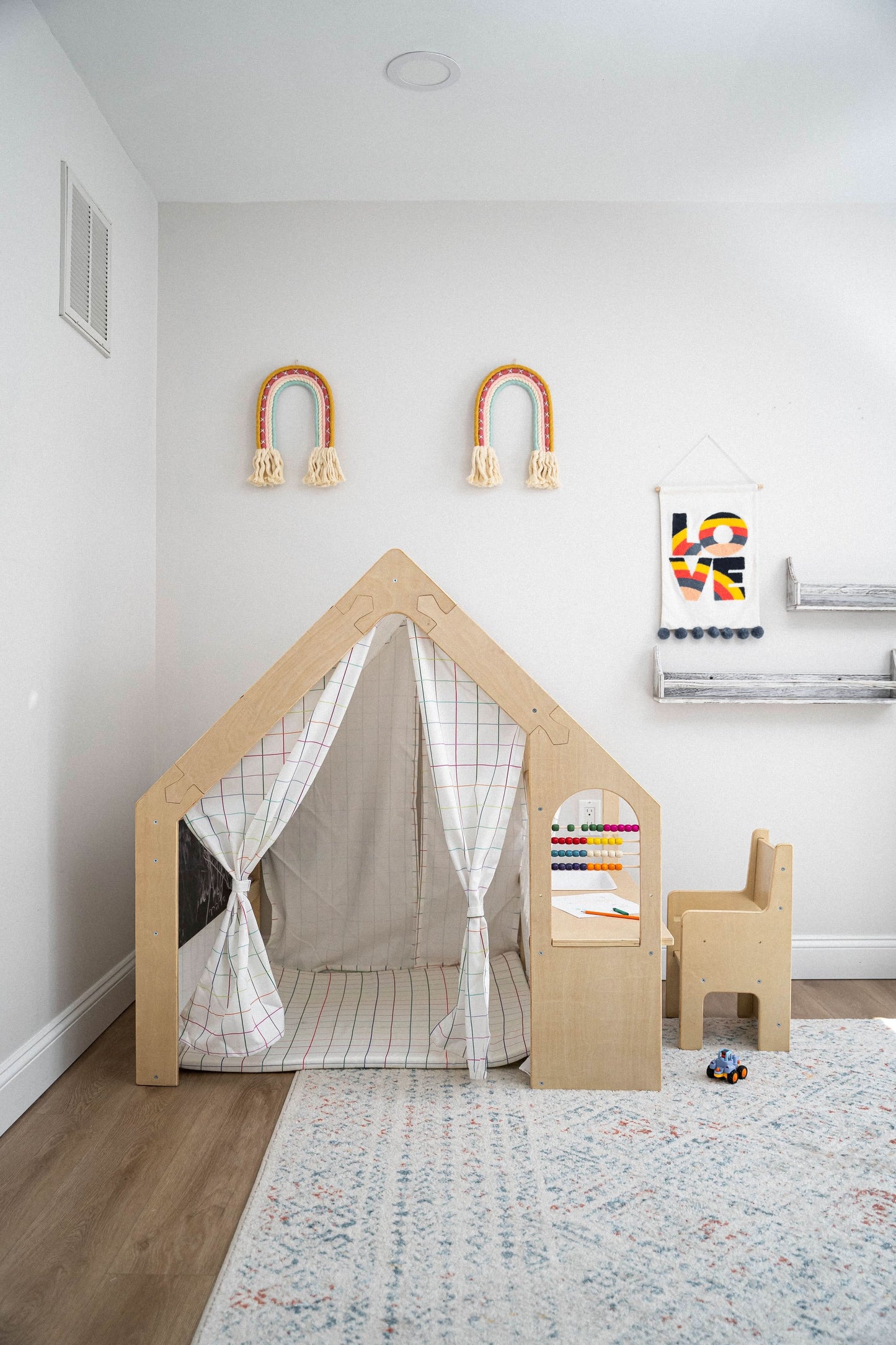 Flair | Playhouse & Sensory Desk - Balloons