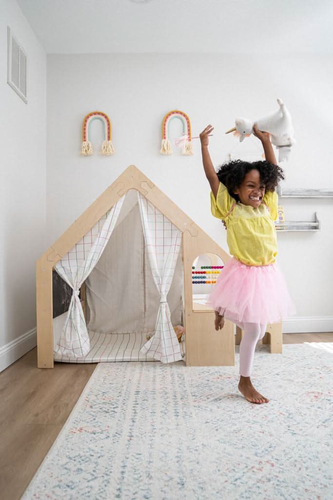 Avenlur Flair Eco-Friendly Wooden Play House Desk with Chair