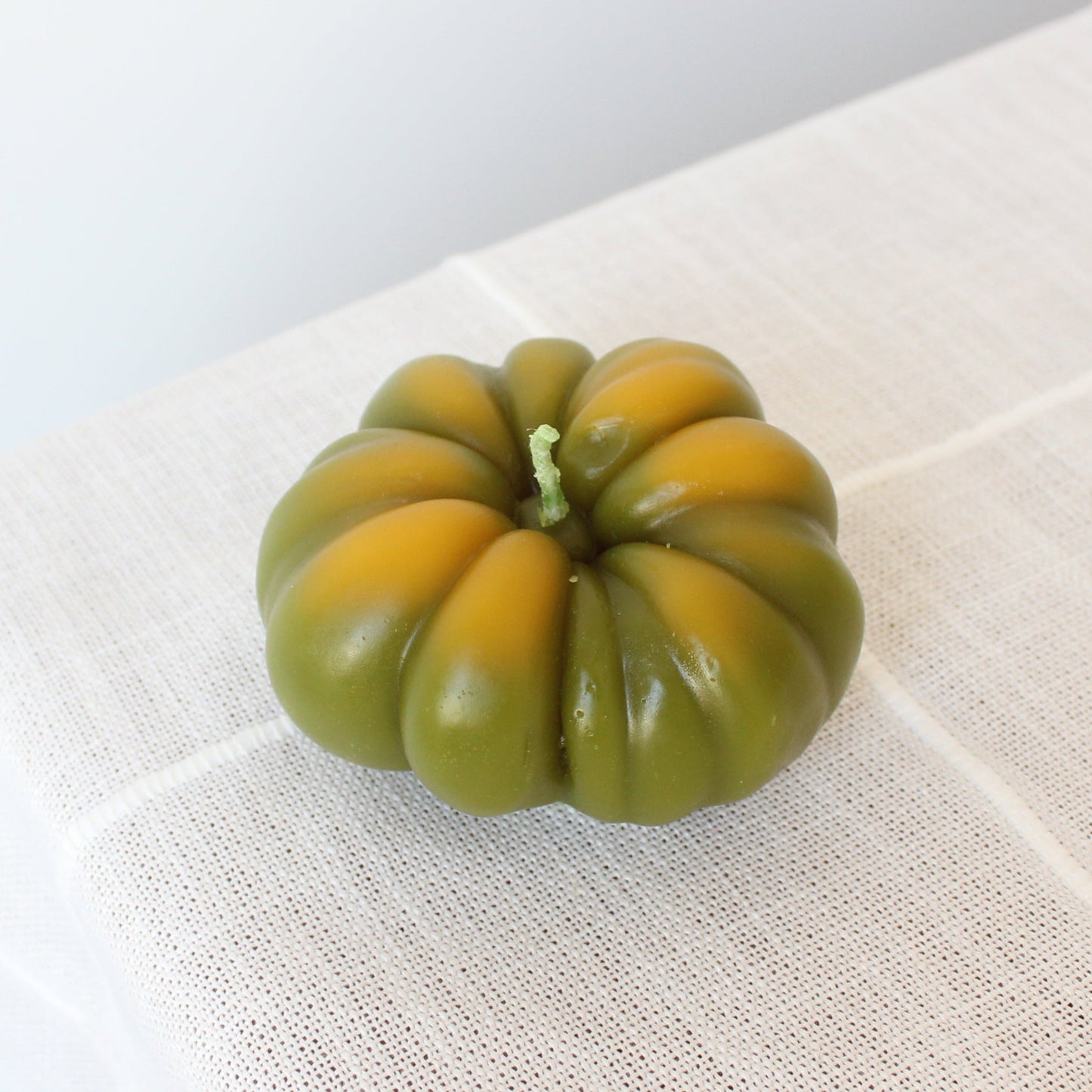 SUNKISSED GREEN HEIRLOOM TOMATO BEESWAX CANDLE