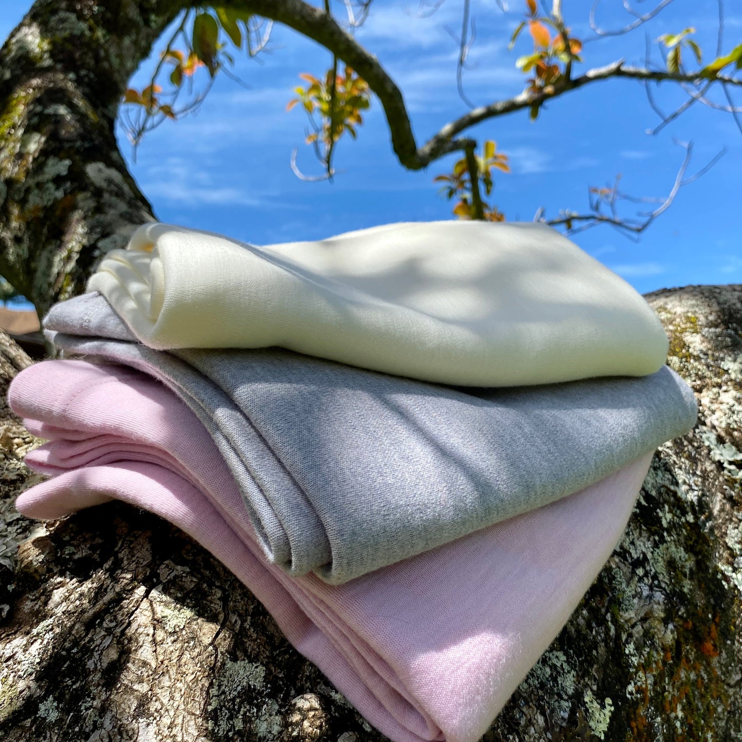 Baby in Merino Swaddle Blanket with Knotted Beanie Hat - GOTS Certified Set