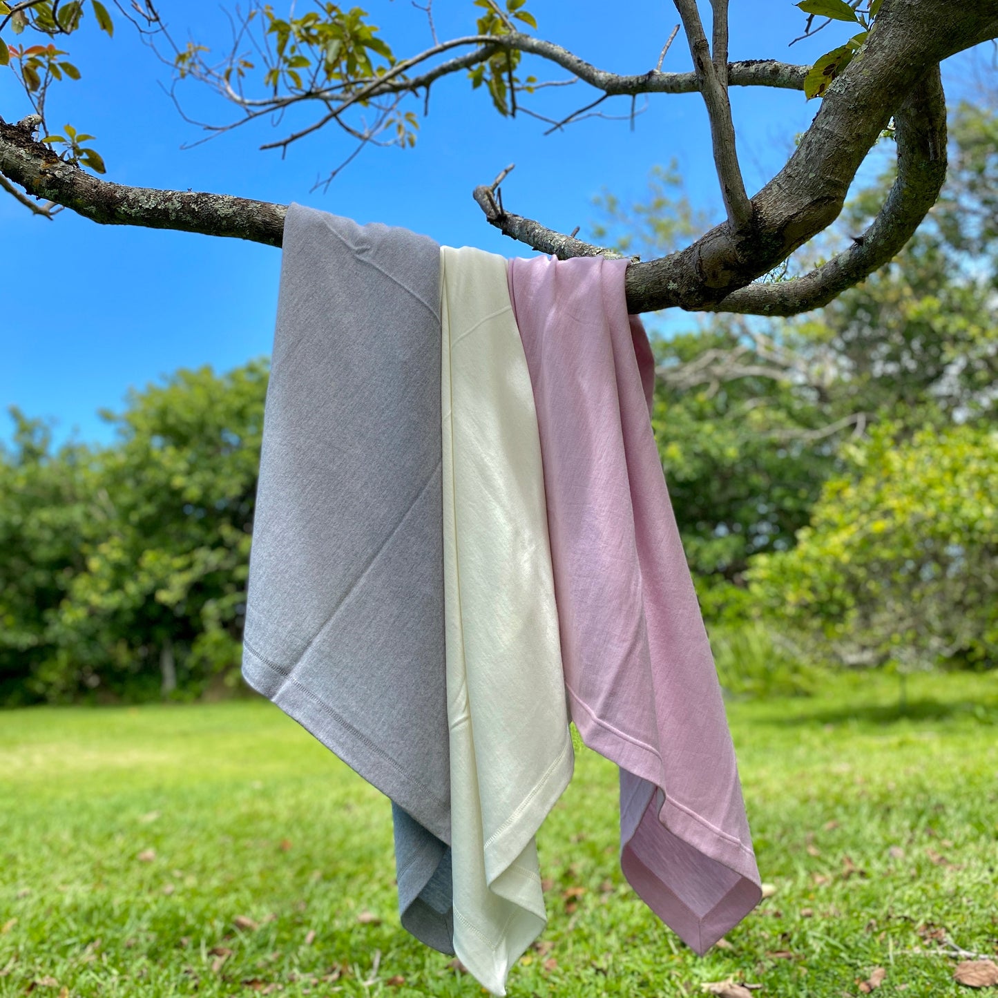 Baby in Merino Swaddle Blanket with Knotted Beanie Hat - GOTS Certified Set