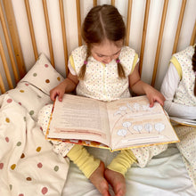 Load image into Gallery viewer, Silk &amp; Merino Sleep Sack - lemon stardust
