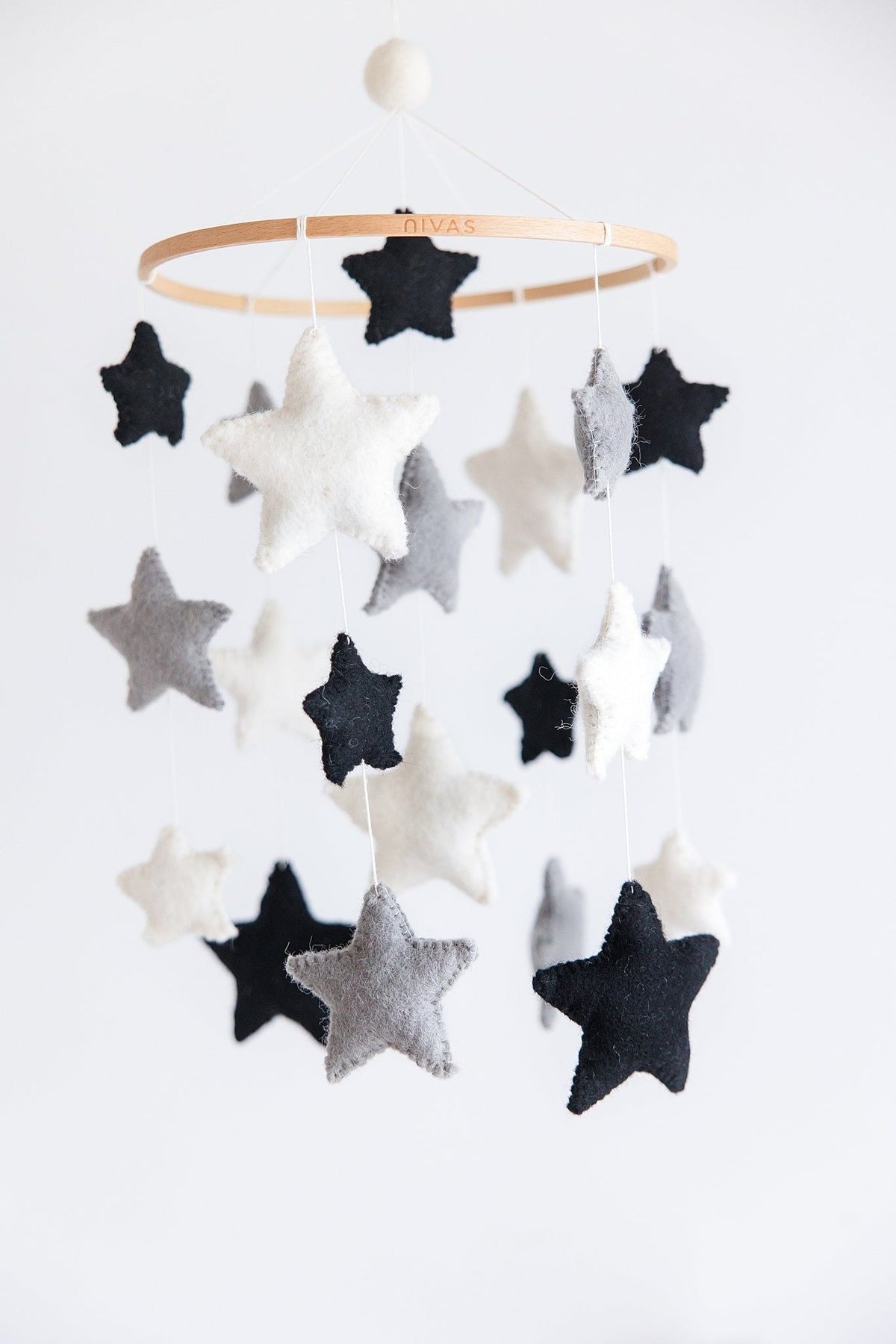 Monochrome Stars Crib Mobile – Handmade Wool Felt Nursery Decor