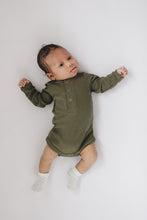 Load image into Gallery viewer, Mebie Baby Winter Green Organic Snap Long Sleeve Ribbed Bodysuit
