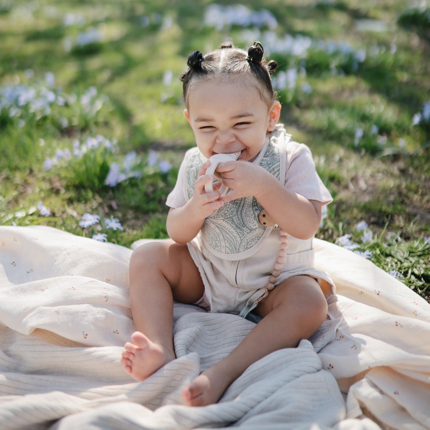 Mushie Organic Cotton Muslin Bib