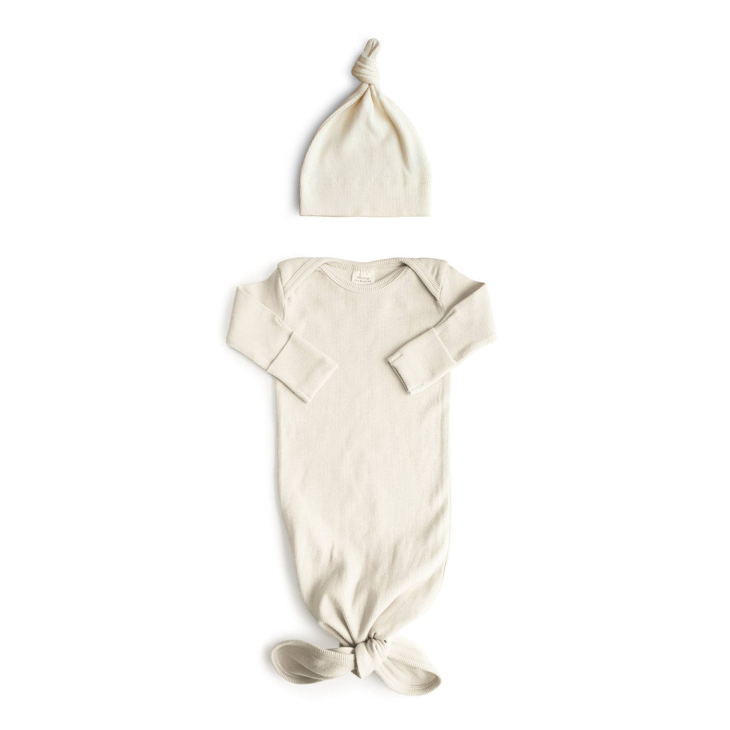 Mushie Organic Cotton Ribbed Knotted Baby Gown + Beanie Set