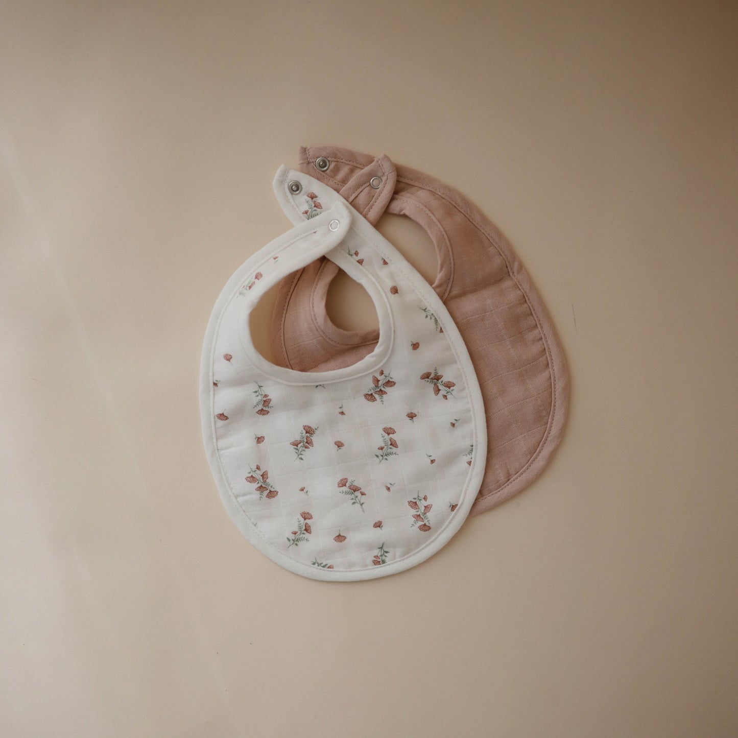 Mushie Organic Cotton Muslin Bib