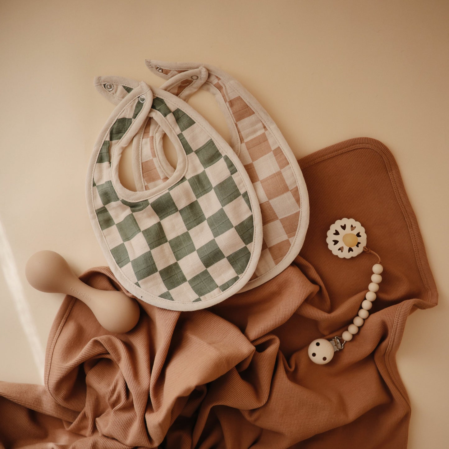 Mushie Organic Cotton Muslin Bib