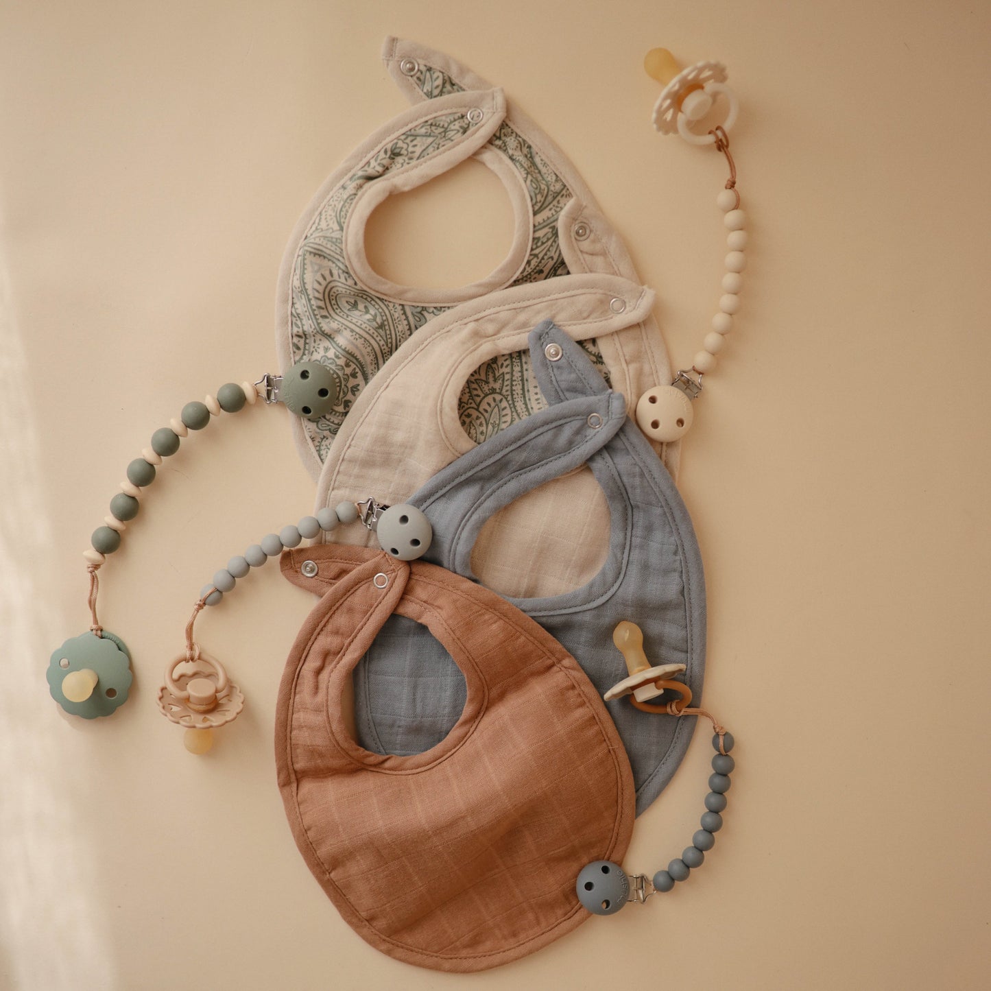 Mushie Organic Cotton Muslin Bib