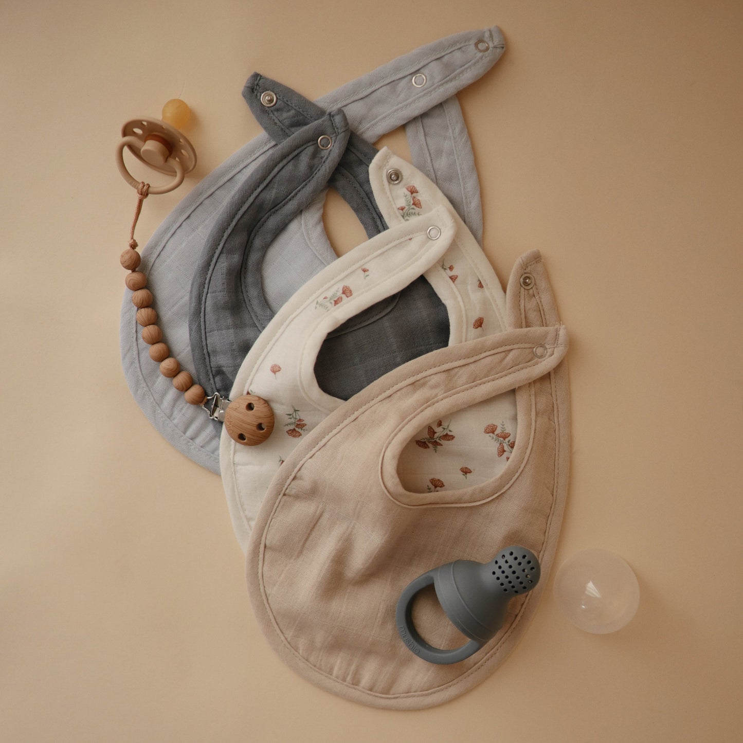 Mushie Organic Cotton Muslin Bib