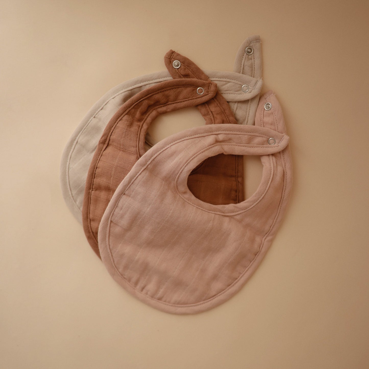 Mushie Organic Cotton Muslin Bib